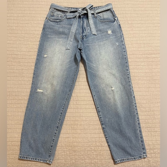 Forever 21 Women's High Rise Belted Mom Jeans Size 30 - Picture 1 of 10